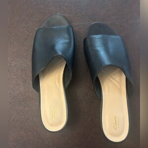 Clarks Women's Black Leather open toe Mules